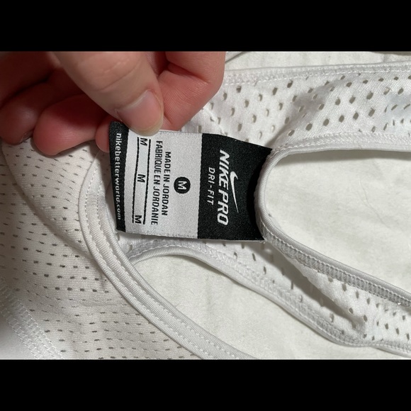 White Nike workout top - Picture 3 of 5